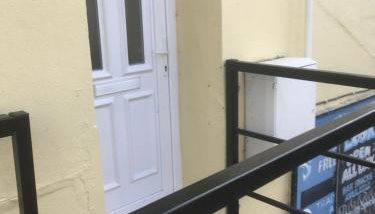 Comfy New Self Contained 1 Bed Flat - Modern! - Photo 2