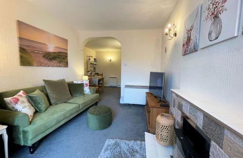 Pass the Keys Cosy Romantic Getaway with Hot Tub - Foto 12