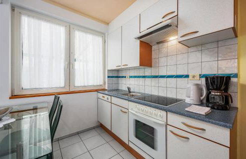 Beautiful Apartment In Umag With Wifi - Foto 5