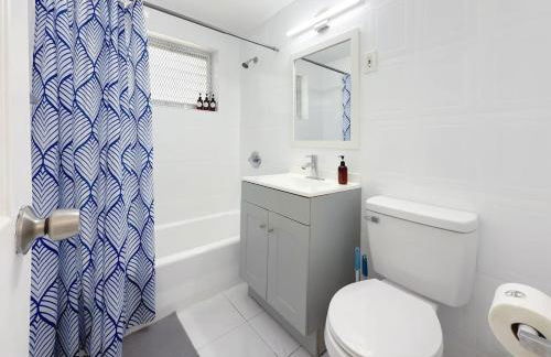 1BR Miami Beach Apt with King plus 2 Queens & Smart TV - Foto 5