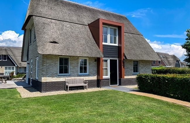 Stylish Villa by the Water - Foto 1