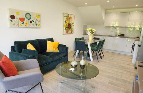 Paradigm Court, Modern 3-Bedroom Flat 1, Oxford - Photo 1