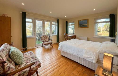 Holly Croft - Foto 8