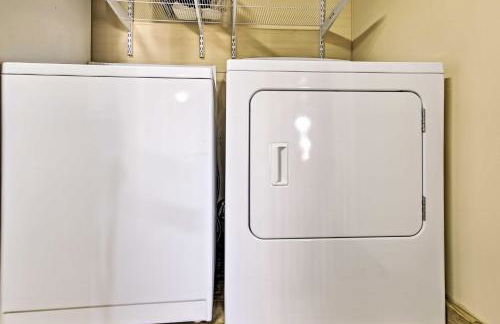 Coastal Home Walk to Holden Beach! - Foto 21