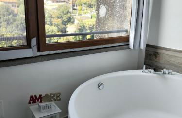 La casa nel Borgo Sospeso "con vasca e vista panoramica" - Foto 1