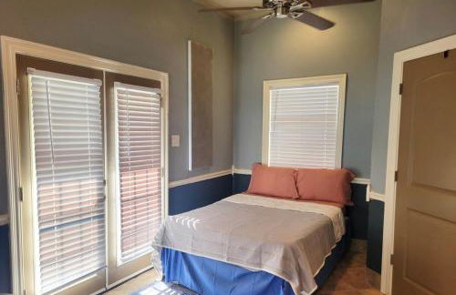 Pet-Friendly Cozy Studio Suite with Pond View & Spa Amenities - Foto 5