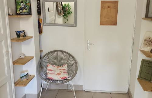 Charmant T2 avec terrasse jardin et parking privé, à 2 minutes du centre ville ! - Foto 8