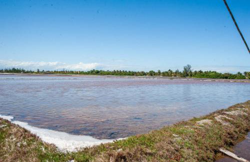 Casa com Piscina, Quadra de Areia e Churrasqueira - Foto 45