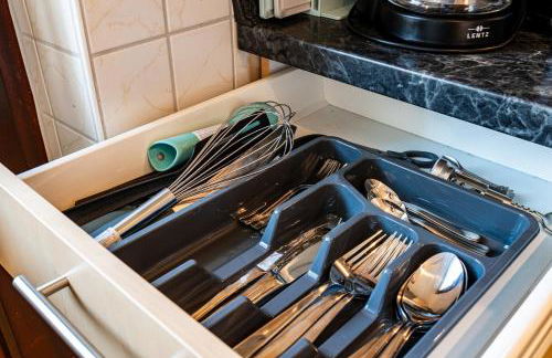 FeWocation Bremerhaven - Bright 1BR Apt with Balcony and Parking - Photo 18