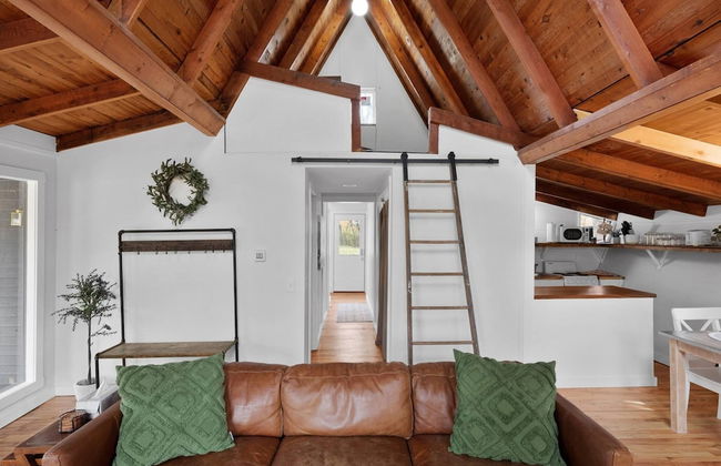 Lake View Hot Tub Modern A-frame - Foto 16