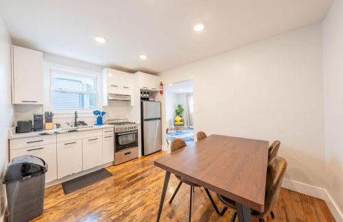 Modern 2BR 8 mins to Penn Station with WiFi Laundry - Foto 2