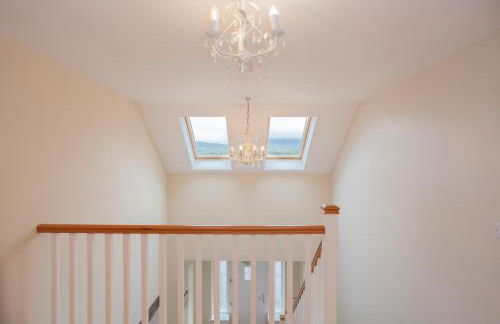 Beautiful mountain views & private hot tub - Foto 29