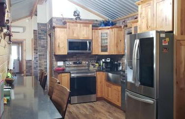 Private Retreat with Pond, Pool and Hot Tub - Photo 19