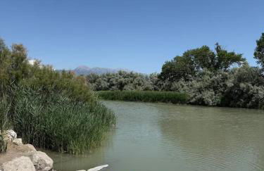 Modern LuxeDen with Private Hot Tub and Fenced Yard - Foto 22