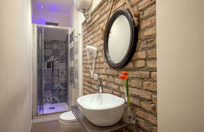 Spagna Secret Rooms - Photo 19