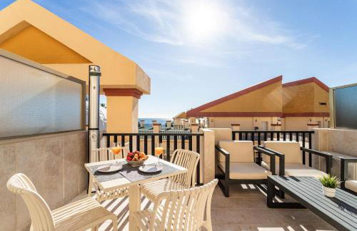 2 Estudios en La Romana Playa, uno con vista parcial mar y otro vista a la piscina - Foto 1