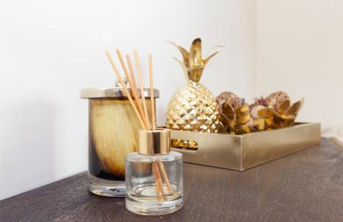 Modern 4 bedroom family home with driveway parking - Foto 13