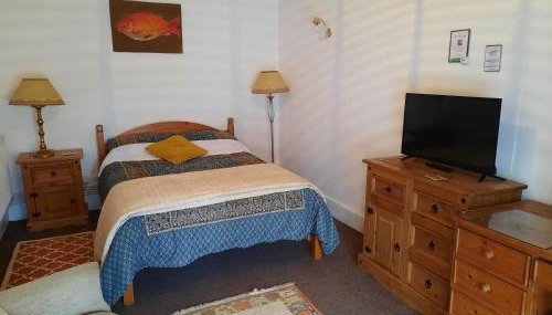 Double Ensuite with Bath, Sofa, Desk, Wardrobe - Foto 2