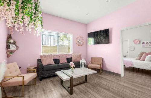 Unit 105 Stylish Condo with Free Parking and Close to Downtown - Foto 17