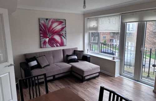 Spacious 2-bed Apartment in Hornchurch - Foto 25