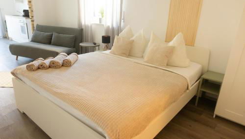 HUGOS Studio Apartment - Photo 5