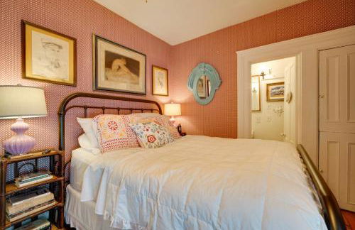 Gorgeous Victorian-Style House with Hilltop Pool! - Photo 20