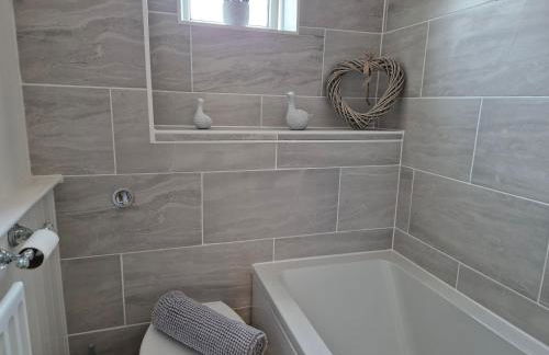 2 Bed Maisonette with Sofa Bed - Ideal for Groups #26C - Foto 64