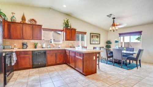 Yuma Family Home with Covered Patio and Grill! - Foto 3