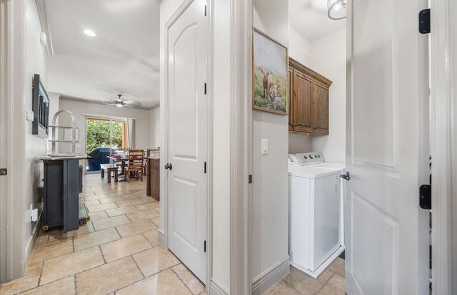 Poolside Retreat Directly Across From Pool! - Foto 42