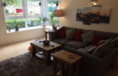 Holyrood Park Apartment - Photo 8