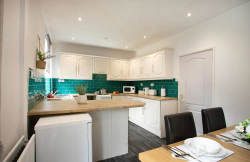 Manvers House, Rotherham for contractors, Families, free parking, Spacious, WIFI, modern - Foto 15