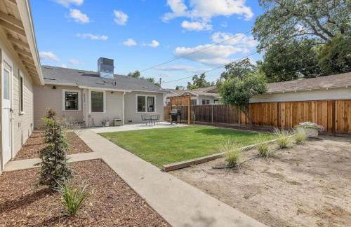 2 bed, 2 bath, historic beauty, walk downtown - Foto 64