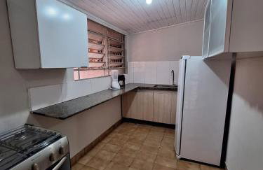 CASA - localizada no centro de Campo Grande - 2 quartos com ar e garagem para 2 carros - Foto 17