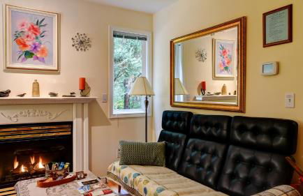 Riverside Bliss Cozy Beds, Fireplace and Gbit WiFi - Foto 15