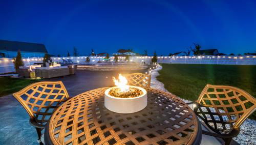 Spacious Country Farmhouse Retreat, Sleeps 16, Pool, Movie Room - Foto 3