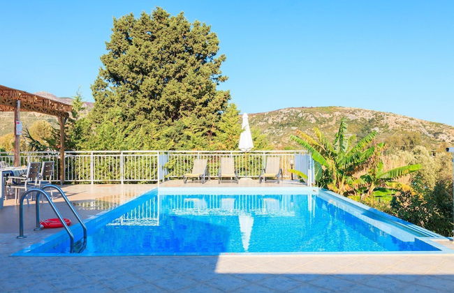 Villa Cherry Large Private Pool Walk to Beach Sea Views A C Wifi Car Not Required - 2180 - Foto 2