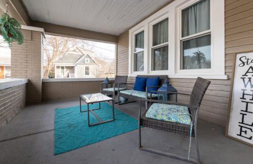 5 Bedroom 3200 Sq Ft House for Downtown Travelers - Photo 3