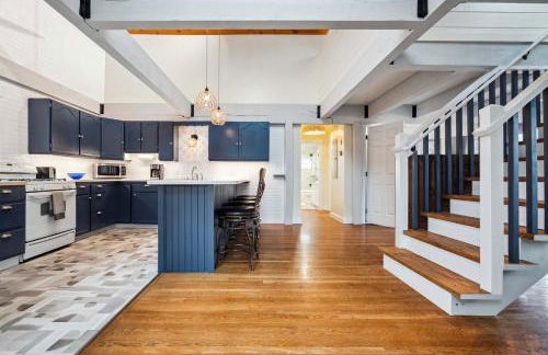 Beach Plum Cottage Steps to Beach Loft AC - Foto 9