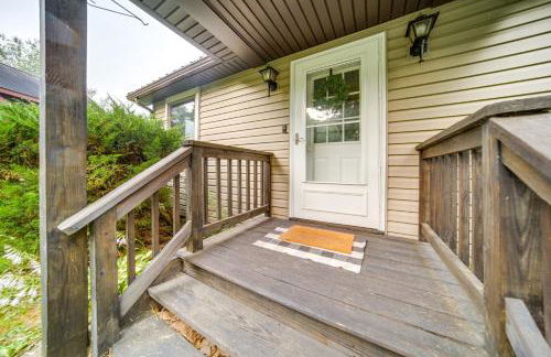 Custom-Built Lakefront Cottage with Spacious Yard! - Foto 23