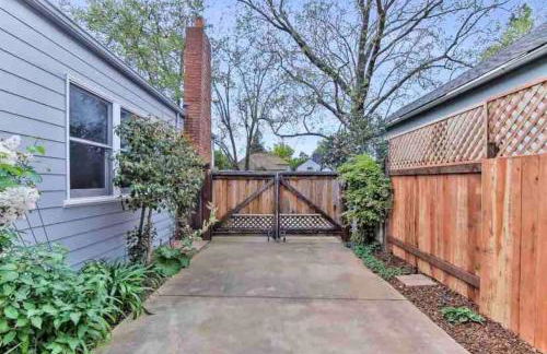 Oasis East Sac Charming Home with Saltwater Pool and Casita - Foto 6