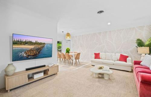 Sunshine Retreat I Waterfront I Pool I Paddle Boards I Bikes - Foto 11