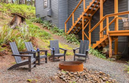 Peaceful Treehouse-Style Stay with Sauna Fire Pit Forest Views Near the Coast The Treehouse by AvantStay - Foto 38