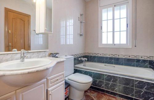 Basketball court, pool, BBQ, gardens, seaviews - Foto 73