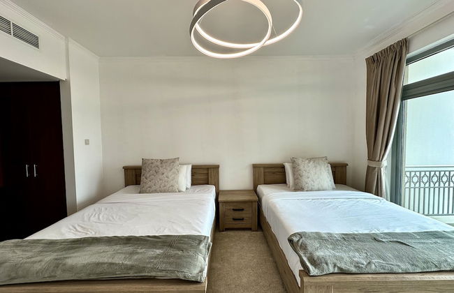 Lux BnB I Una Tower I Lakes View - Photo 4