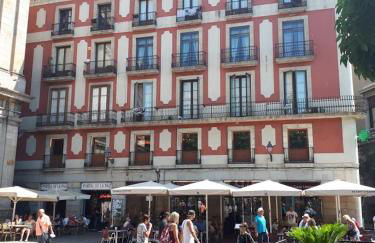 Beautiful Apartment on Las Ramblas with Port views - Photo 38