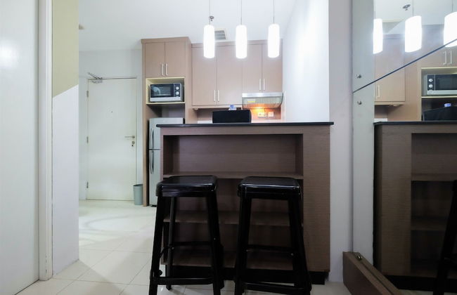 2BR with Sofa Bed Cervino Tebet Apartment - Foto 11