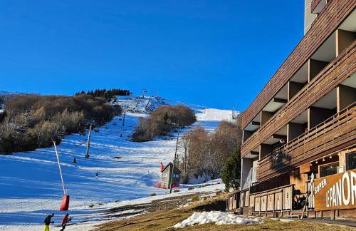 LA PETITE LUGE studio sur les pistes, WiFi centre station Super-Besse - Foto 12