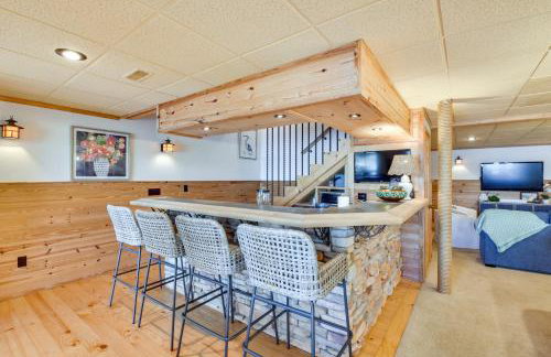 Beautiful Lake Keowee Home with Boat Dock and Fire Pit - Foto 11