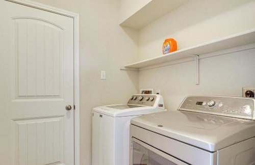 Family Friendly! 2-Story Home Near Georgetown Sq - Foto 31