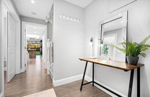 Grand 5 Bedrooms and 3 Bath Birmingham Home - Foto 7